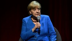 Angela Merkel hatte nach ihrem Abgang aus dem Kanzleramt ihren ersten größeren Auftritt im Fernsehen. (Bild: AFP)