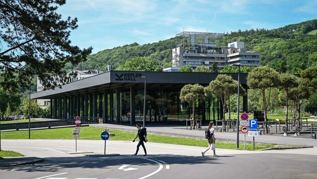 Die Linzer JKU mit der neuen Kepler Hall als Entree und Eventcenter (Bild: Markus Wenzel)