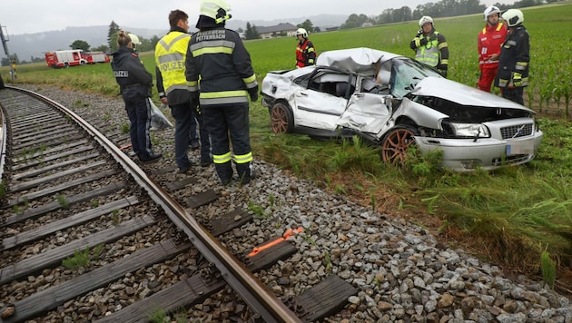 Das Auto des 26-Jährigen wurde beim Zusammenstoß schwer beschädigt (Bild: laumat.at/Matthias Lauber)