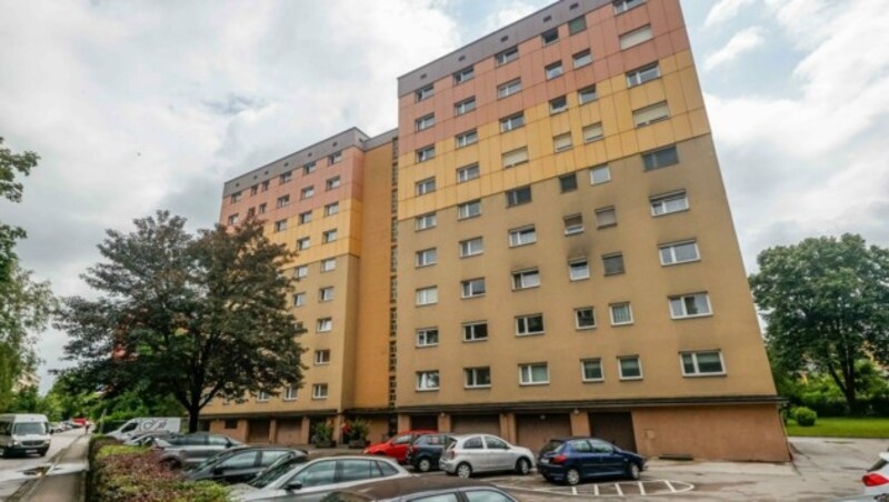 Noch heute steht das Hochhaus in der Fasaneriestraße 8. In den 1960er Jahren gab es dort noch Barackensiedlungen. 
 (Bild: Tschepp Markus)