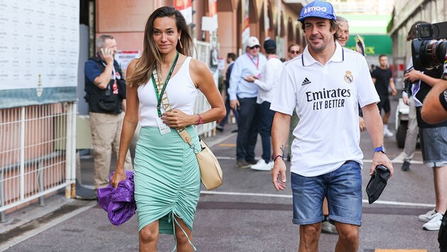 Andrea Schlager und Real-Madrid-Fan Fernando Alonso (Bild: GEPA)