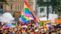 Die Regenbogenflagge wurde zum bunten Symbol der LGBTQ+-Gemeinschaft.