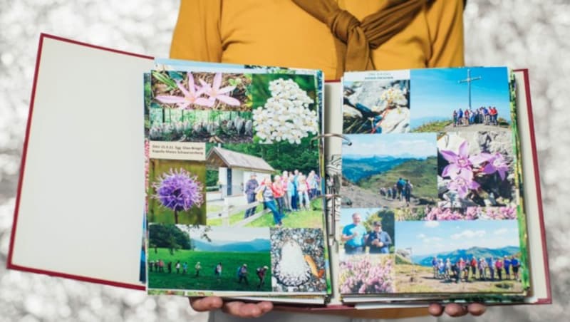 Hildegard Breiner schützt die Natur nicht nur gerne, sie hält sich auch liebend gern darin auf - etwa mit ihrer Wandergruppe. Gemeinsam lässt sich einiges entdecken. (Bild: mathis.studio)