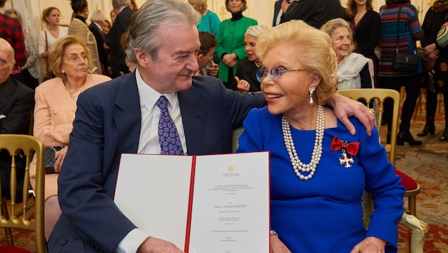 2018 bekam Heidi Goëss-Horten das Österreichische Ehrenkreuz für Wissenschaft und Kunst verliehen. Auf diesem Bild ist sie mit ihrem Ehemann Karl „Kari“ Anton Goëss zu sehen. (Bild: Starpix / picturedesk.com)