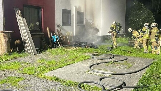 Die Feuerwehr hatte den Brand rasch unter Kontrolle. (Bild: zeitungsfoto.at)