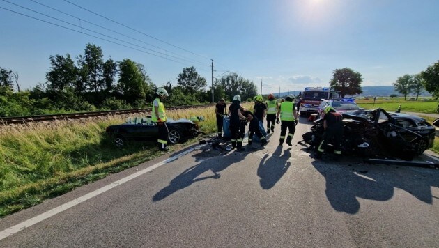 Frontal-Crash auf der B50 bei Eisenstadt (Bild: Stadtfeuerwehr Eisenstadt)