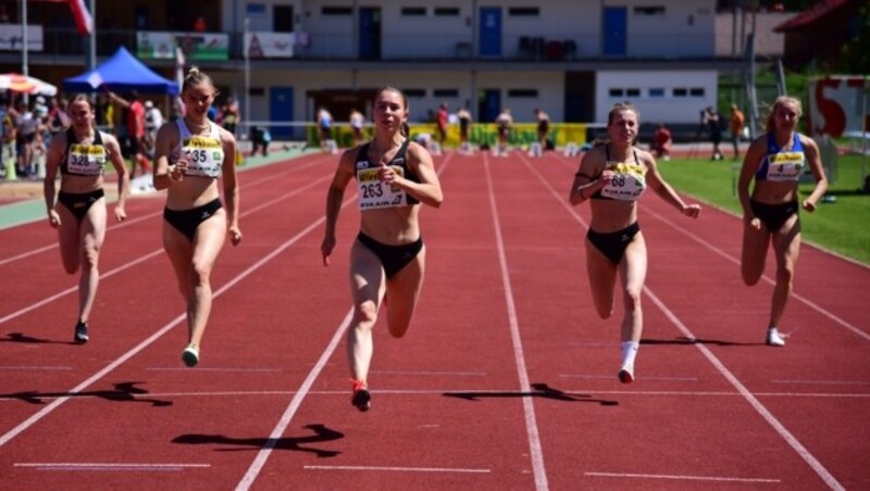 Isabel Posch beeindruckte mit einer neuen persönlichen Bestleistung über die 100 Meter. Insgesamt gab es für die Lustenauerin gleich vier Medaillen. (Bild: Martina Albel/ÖLV)