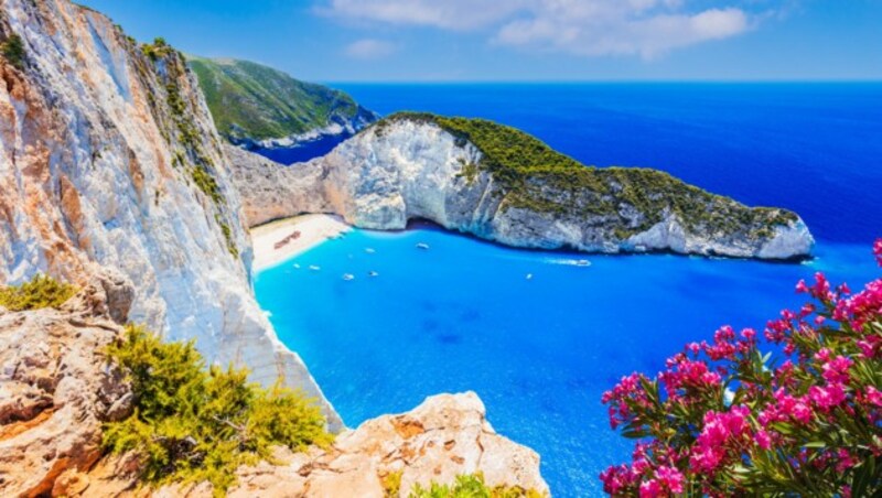 Der Strand Navagio mit dem berühmten Schiffswrack. (Bild: emperorcosar - stock.adobe.com)