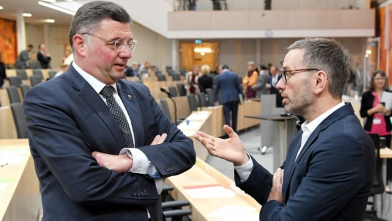 Scharfe Kritik an der ÖVP: SPÖ-Vizeklubchef Jörg Leichtfried (li.) und FPÖ-Parteichef Herbert Kickl (Bild: APA/Roland Schlager)