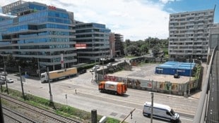 Noch herrscht am Handelskai graue Tristesse. Ein Strand samt Promenade soll das in Zukunft ...
