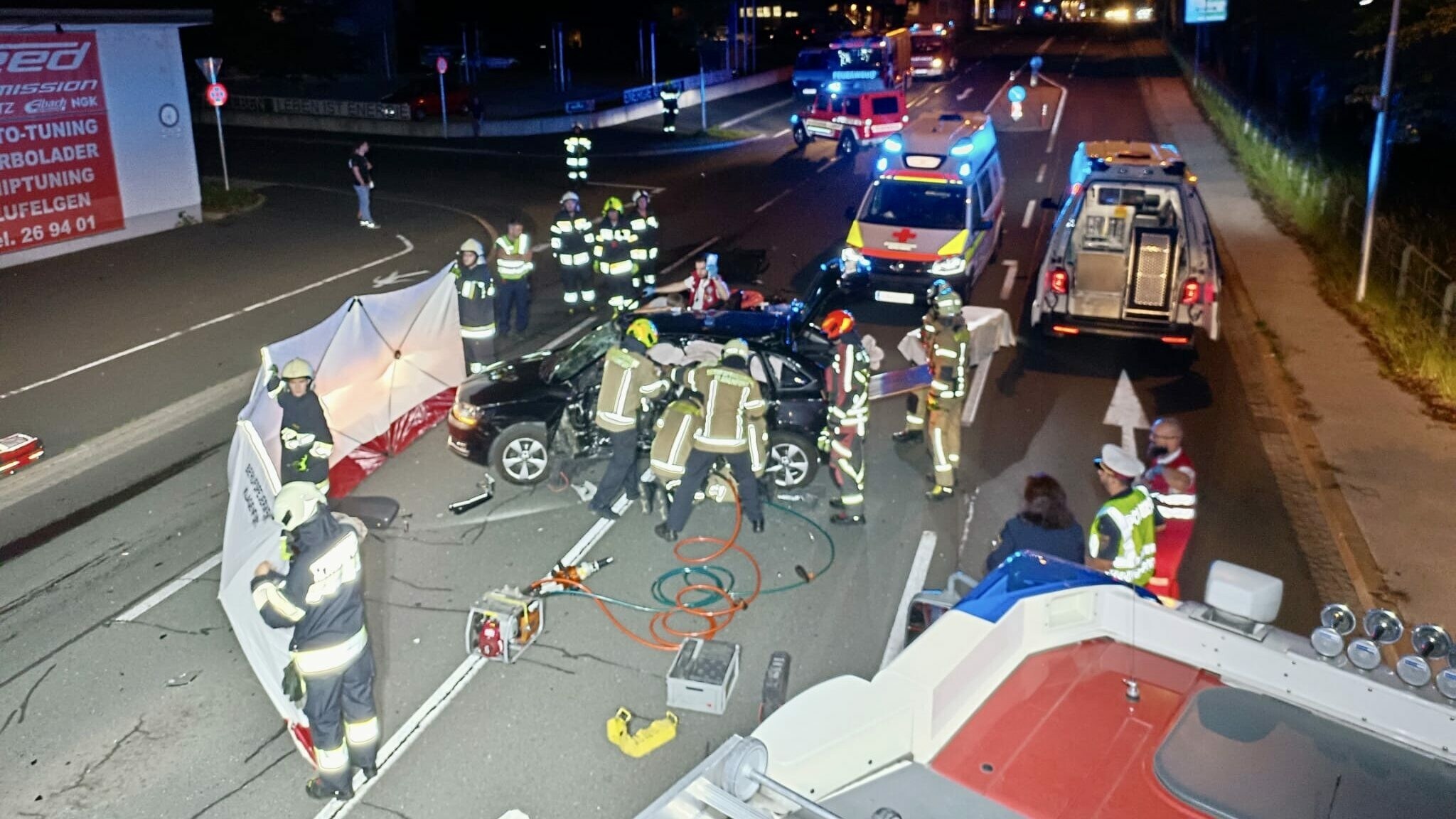 Schwerer Unfall - Zwei Lenker Mussten Aus Autos Geborgen Werden | Krone.at