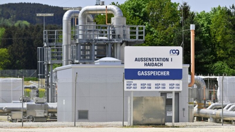 Blick auf die Gasspeicherstation Haidach bei Straßwalchen in Salzburg (Bild: APA/MANFRED FESL)