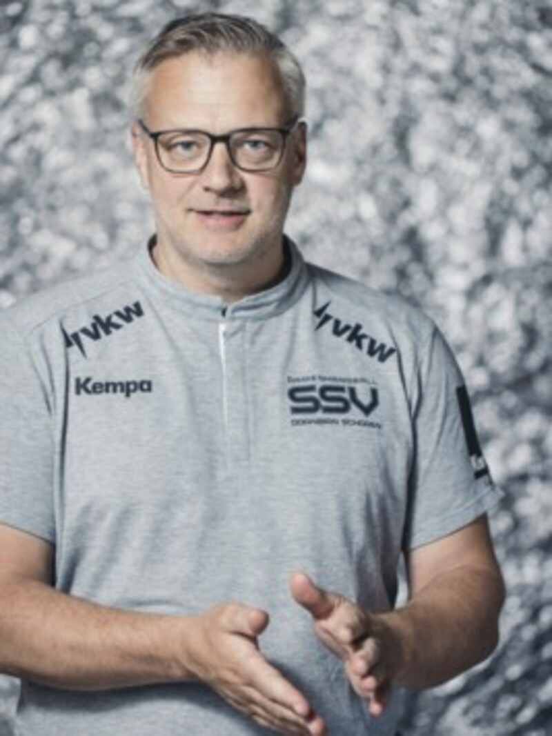 In jungen Jahren kickte Günter Marksteiner für Hard und Jenbach in der Westliga, heute ist er eine der prägenden Figuren in der Vorarlberger Handballszene. (Bild: mathis.studio)