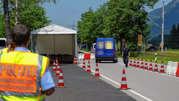 Wegen des G7-Gipfels in Bayern führt die Polizei derzeit Grenzkontrollen an der Grenze zu Tirol durch. (Bild: zeitungsfoto.at)