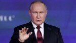 Meister der Selbstinszenierung: Russlands Machthaber Wladimir Putin (Bild: AP)