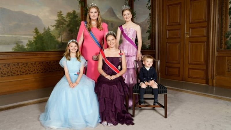 Prinzessin Ingrid Alexandra, Prinzessin Amalia, Prinzessin Estelle und der kleine Prinz Charles (Bild: Lise Åserud / NTB / AFP)