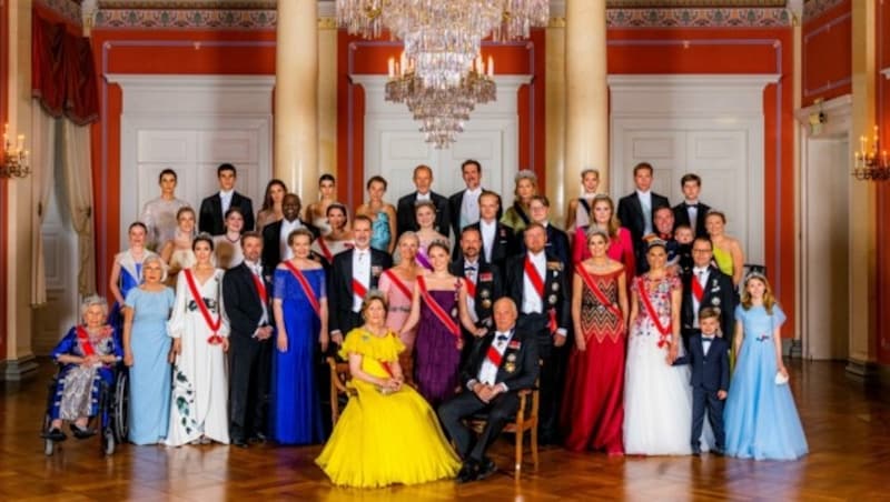 Zahlreiche royale Gäste waren der Einladung zu Prinzessin Ingrid Alexandras Geburtstag gefolgt und kamen für das Galadinner ins Osloer Königsschloss. (Bild: Lise Åserud / NTB / AFP)