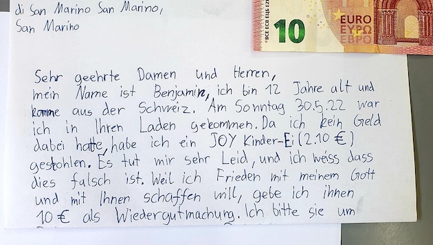 Benjamin (12) schickte Geschäftsinhaber Danilo Chiaruzzi eine Postkarte mit 10 Euro. (Bild: facebook.com/DaniloChiaruzzi)