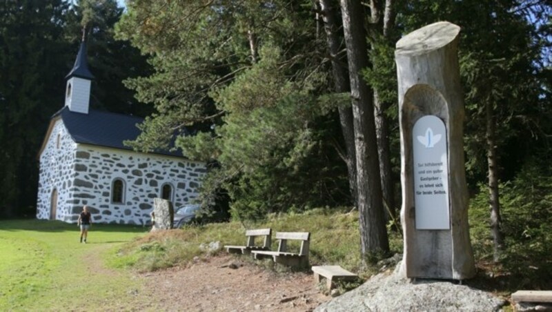 Die siebte Station am Johannesweg: In Weitersfelden lädt die Wallfahrtskapelle „Kammerer Kreuz“ zum Innehalten ein. (Bild: Chris Koller)