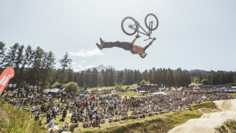 Rund 8500 Fans feierten die Bike-Stars. (Bild: Florian Breitenberger)