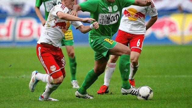 Für Mattersburg machte Stürmer Ilco Naumoski (M.) 242 Spiele. (Bild: Andreas Tröster)