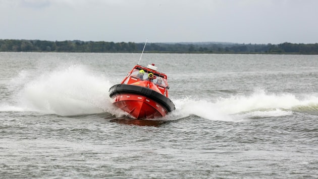 So schnittig sieht das neue Löschboot aus. (Bild: Rosenbauer)