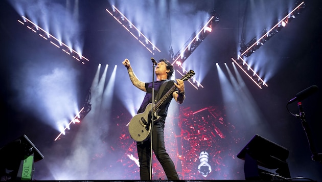 Sänger Billie Joe Armstrong von der Band Green Day (Bild: APA/TOBIAS STEINMAURER)