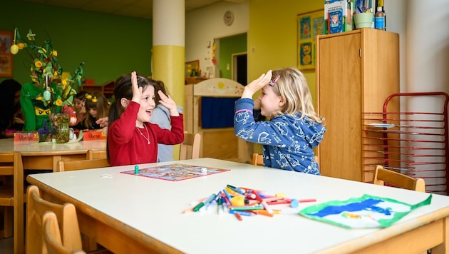 Was spielen die Mädchen im Kindergarten? „Mensch ärgere dich nicht“, würde gut passen! (Bild: Alexander Schwarzl)