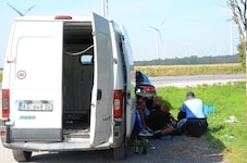 Schlepper nutzen wieder vermehrt weiße Kastenwagen, um Migranten illegal über die Grenzen zu transportieren. (Bild: Monatsrevue/Thomas Lenger)