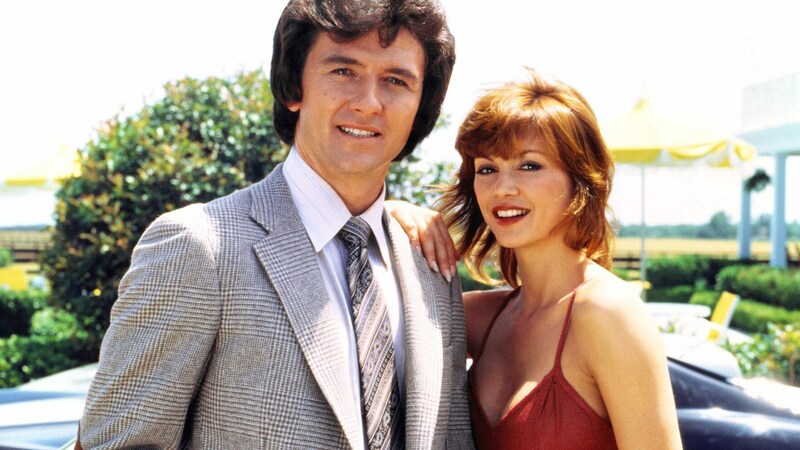 Patrick Duffy und Victoria Principal in „Dallas“ (Bild: Everett Collection / picturedesk.com)