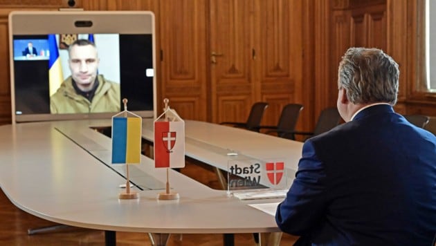 Wiens Bürgermeister Michael Ludwig mit dem falschen Vitali Klitschko (Bild: https://twitter.com/BgmLudwig)