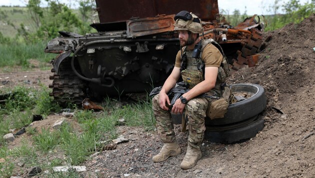 Soldat in der Ukraine (Bild: AFP)