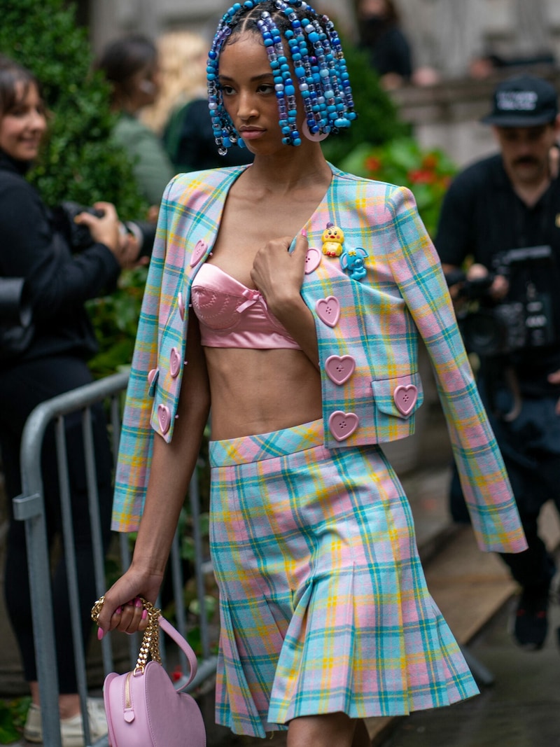 Alles, nur nicht langweilig: die Looks von Moschino (Bild: 2021 Getty Images)