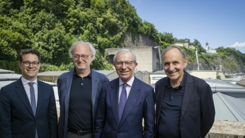 Kaufmännischer Direktor Lukas Crepaz, Generalplaner Andras Palffy, Landeshauptmann Wilfried Haslauer und Juryvorsitzender Volker Staab (v. li.) - nicht am offiziellen Foto der Festspiele: Präsidentin Kristina Hammer. (Bild: Land Salzburg / Neumayr – Leop)