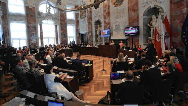 Der Tiroler Landtag löste sich am Freitag auf. (Bild: Christof Birbaumer)