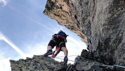 In einem Klettersteig (Symbolbild) kam es zu dem Unfall. (Bild: Tourismusverein Falkert)