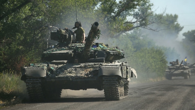 Ukrainische Truppen (Bild: APA/AFP/Anatolii Stepanov)