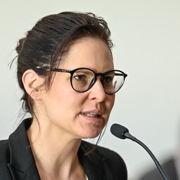 Julia Bammer (Neos) im OÖ Landtag in Linz (Bild: Alexander Schwarzl)