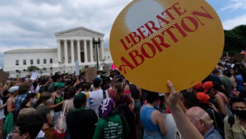 Das Urteil des US-Supremecourts sorgt weiterhin für Aufregung in den Vereinigten Staaten. (Bild: AP/Jose Luis Magana)