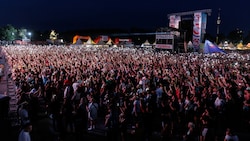 Lichtermeer aus Solidarität mit der Ukraine (Bild: APA/FLORIAN WIESER)