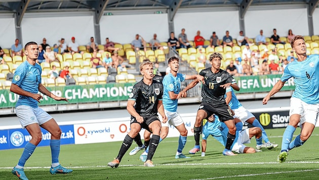 Leopold Querfeld (Mitte, Nummer 14) (Bild: Patrick Vranovsky/ÖFB)