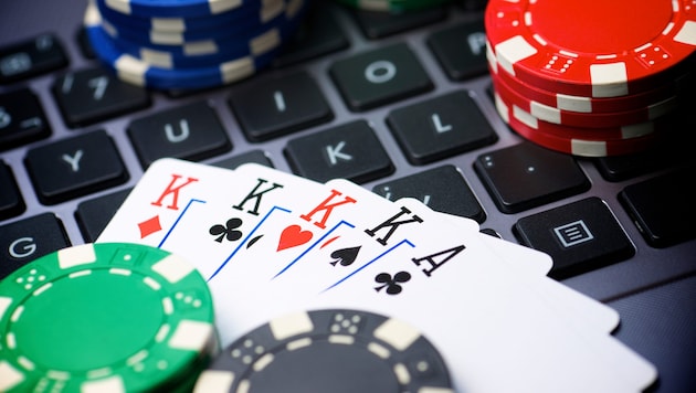 Austrians bet 22.9 billion euros a year on sports betting and gambling. (Bild: Pedro Salaverria - stock.adobe.com)