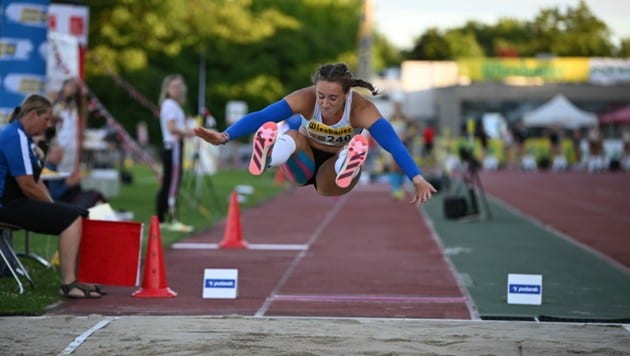 Chiara Schuler sprang in St. Pölten zum dritten Mal über die magische Sechsmeter-Grenze und holte sich Gold im Weitsprung. (Bild: ÖLV/Alfred Nevsimal )
