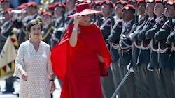 Doris Schmidauer und Königin Maxima beim Besuch der niederländischen Royals in Wien (Bild: AFP)