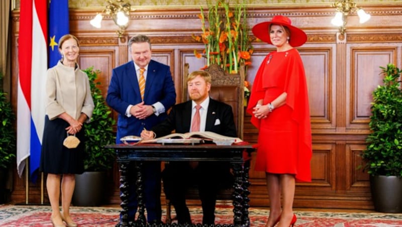 Königin Willem-Alexander und Königin Maxima auf Besuch bei Bürgermeister Michael Ludwig im Rathaus, wo sie sich in das Goldene Buch der Stadt eintrugen. (Bild: Utrecht, Robin / Action Press / picturedesk.com)