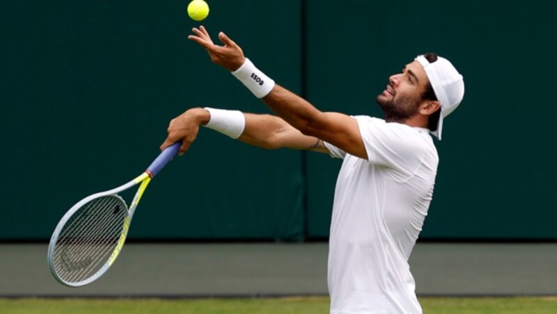 Matteo Berrettini bei einer Trainingseinheit in Wimbledon - Match wird er dort 2022 keines bestreiten. (Bild: AP)