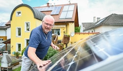 Christian Schmidt aus Wels speist so wenig Solarstrom ins Netz ein, dass er sogar draufzahlt (Bild: Wenzel Markus)