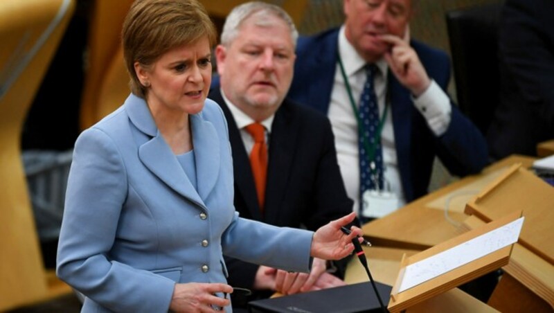 Regierungschefin Nicola Sturgeon will ihr Land in die Unabhängigkeit von der Krone führen. (Bild: APA/AFP/ANDY BUCHANAN)