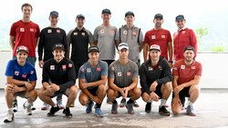 Das Ski Alpin RTL-Team mit (v.l.vorne) Roland Leitinger, Stefan Brennsteiner, Patrick Feurstein, Lukas Feurstein, Dominik Raschner, Christian Hirschbühl und (v.l.hinten) Betreuer Manuel Praschberger, Josef Percht-Jurlov, Günther Steiner, die Trainer Michael Pirchner, Wolfgang Erharter, ÖSV-Rennsportleiter Marko Pfeifer und ÖSV-Sportlicher Leiter Ski Alpin Herbert Mandl (Bild: APA/BARBARA GINDL)