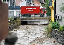 Die Hochwassersituation am Leißnitzbach könnte sich im Verlauf des Tages weiter zuspitzen. (Bild: ROLAND_HOLITZKY)